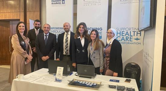 سمو الأميرة دينا مرعد مع فريق الحوسبة الصحية سمو الأميرة دينا مرعد مع فريق الحوسبة الصحية